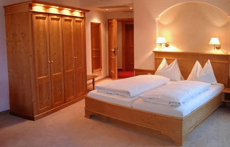 Hotel Garni Partaneshof 메라노 외부 사진